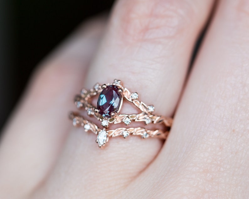 [Oramore Jewelry]Briar rose with oval alexandrite