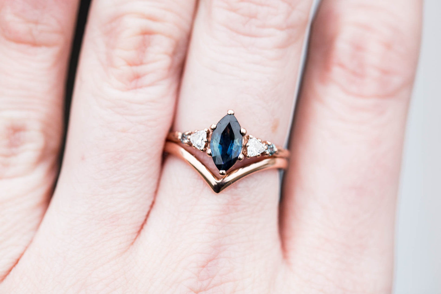 [Oramore Jewelry]Chevron 14k gold wedding band