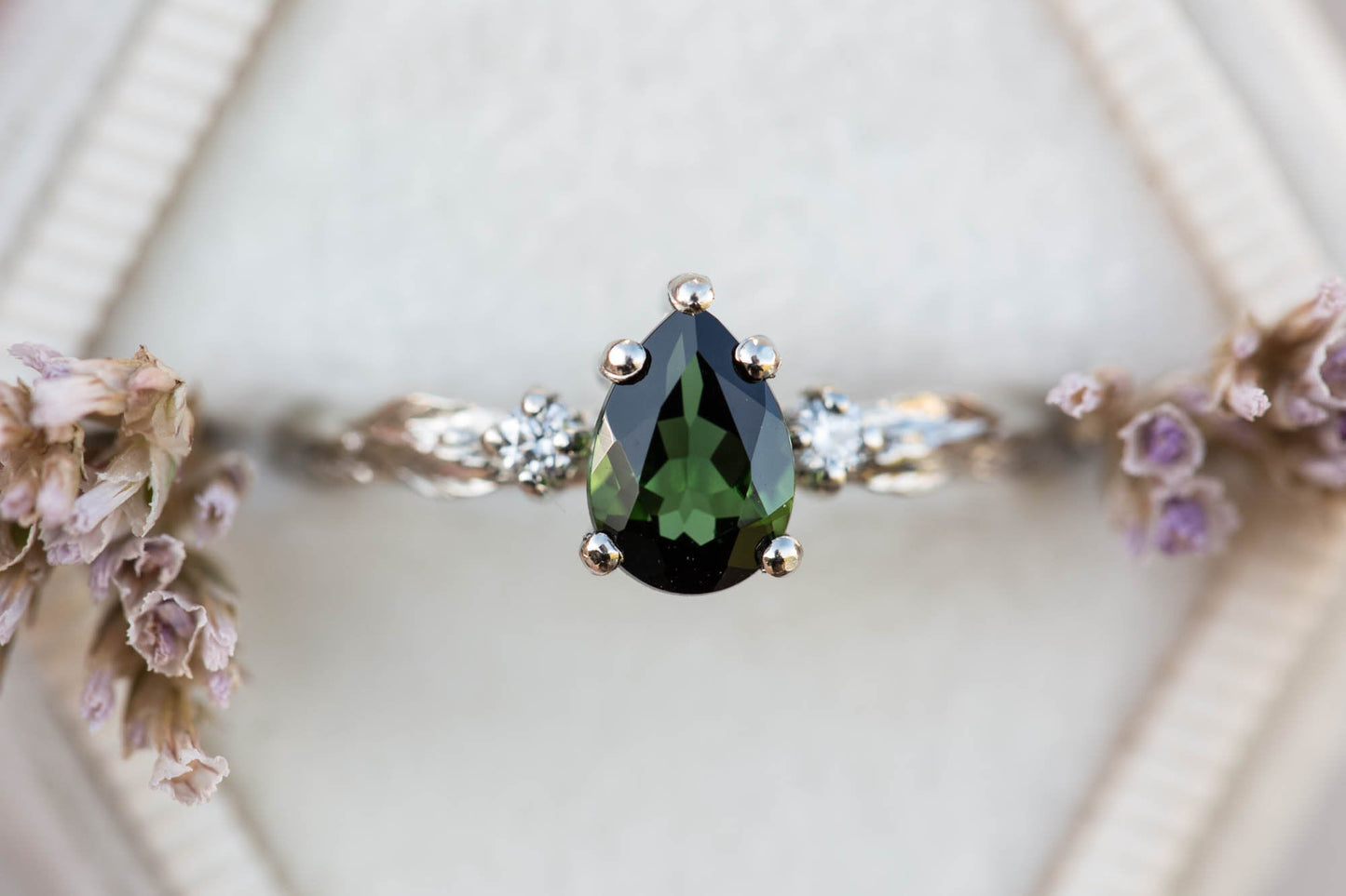 [Oramore Jewelry]Pear dark green tourmaline leaf three stone ring