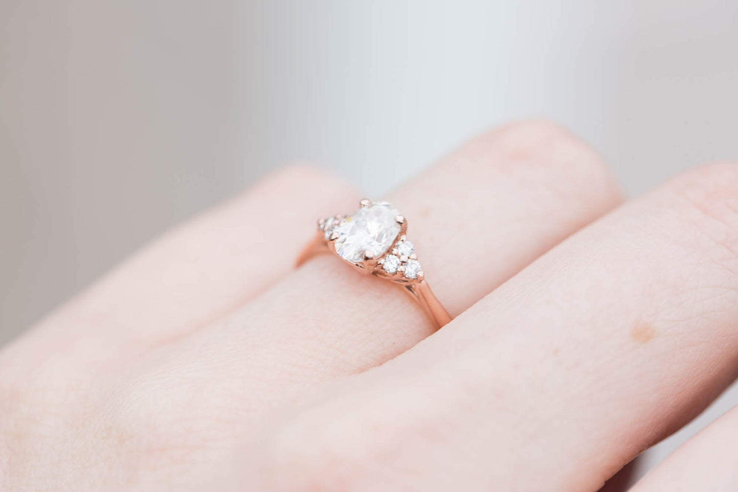 [Oramore Jewelry]7x5mm oval moissanite cluster engagement ring