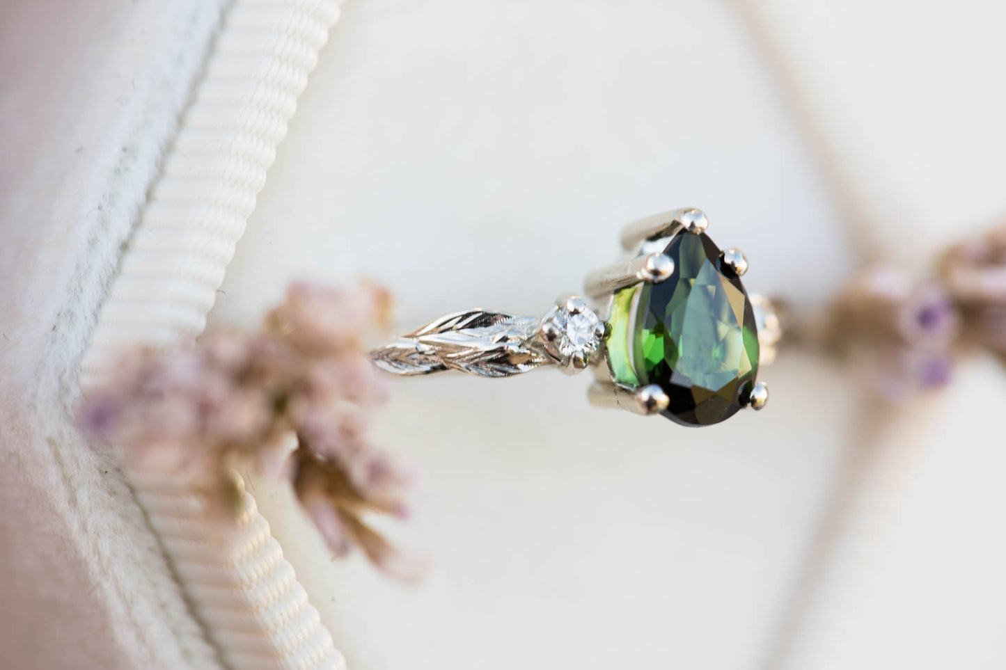 [Oramore Jewelry]Pear dark green tourmaline leaf three stone ring