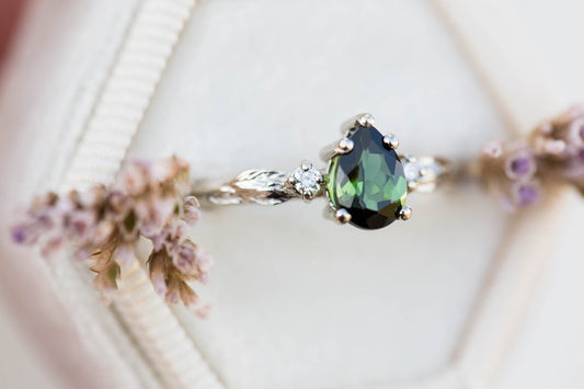[Oramore Jewelry]Pear dark green tourmaline leaf three stone ring