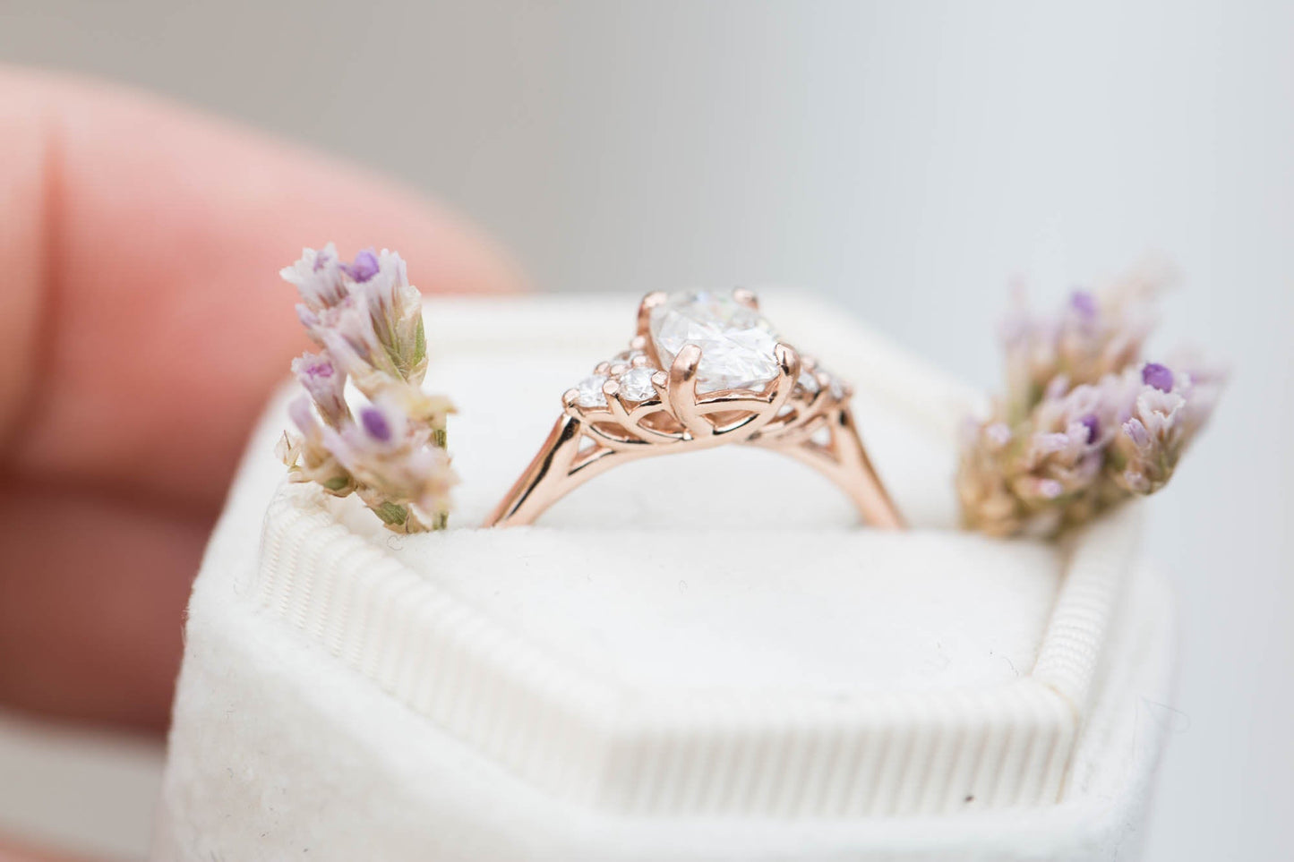 [Oramore Jewelry]7x5mm oval moissanite cluster engagement ring